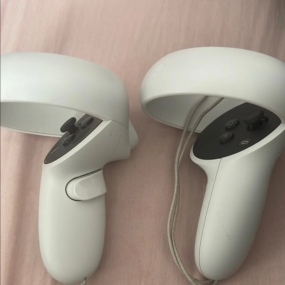 Oculus White VR Headset Quest 2
